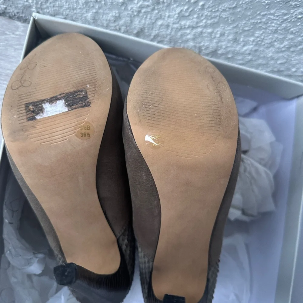 Jessica Simpson JS-Fionna Grey Leather Cutout Booties Heels Size 6.5M - Picture 9 of 14